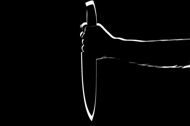 В Тихвине житель Алтайского края ударил ножом рабочего