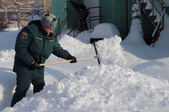 МЧС Владимирской области расчистило от снега более 100 детских учреждений
