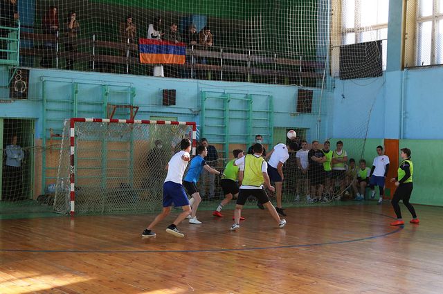 В Брянске национальные диаспоры и волонтеры сыграли в футбол