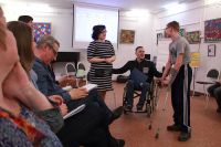 В коллективе, где трудится человек с инвалидностью, многие начинают позитивнее смотреть на жизнь.