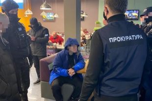 Обещали за взятку трудоустроить в ГБР: в Харькове задержали двоих адвокатов