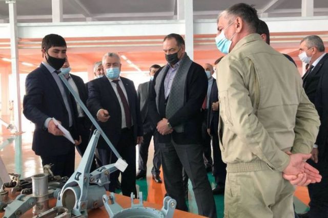 Сергей Меликов посетил Кизлярский электромеханический завод