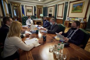 Судебная система в Украине нуждается в реформе, - Зеленский