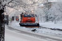 Мэр Орска Василий Козупица попросил горожан помочь коммунальным службам с уборкой снега.
