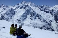 Чтобы любоваться этой красотой, о проживании лучше позаботиться заблаговременно