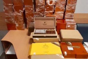 Граждане Китая пытались ввезти в Украину контрабанду кубинских сигар