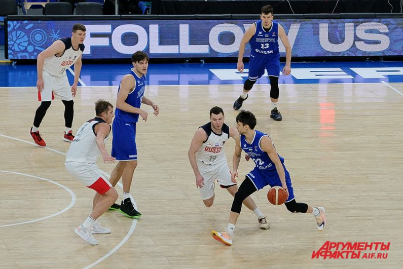 Баскетбольный матч Россия - Эстония в Перми.
