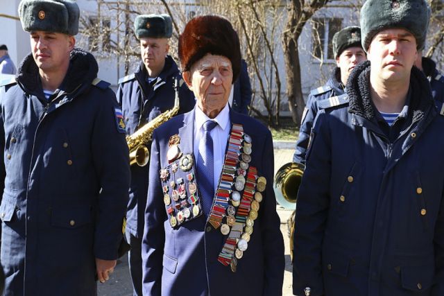 В Новороссийске поздравили ветерана, прошедшего путь освобождения Кубани
