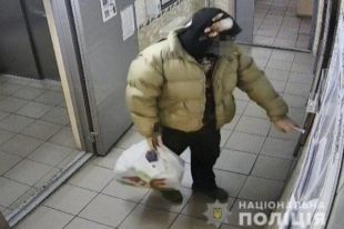 В Киеве будут судить уборщика, который украл полмиллиона гривен у клиента
