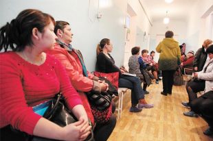 Не успела в роддом: в Николаеве женщина родила прямо в поликлинике