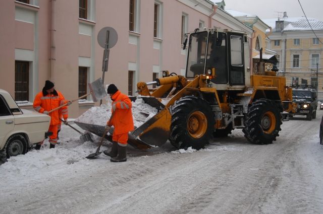 В выходные дни с улиц Барнаула вывезли почти 12 тыс. кубометров снега