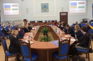 Украина и Венгрия впервые обсудят закон об образовании.