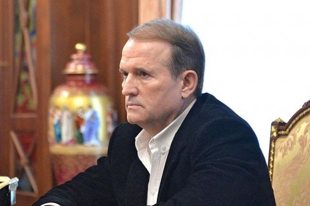 Медведчук намерен оспорить введенные против него и его жены санкции