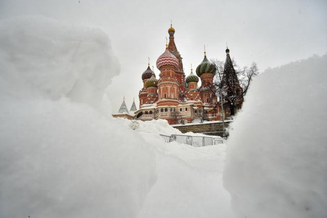 Последствия снегопада в Москве.