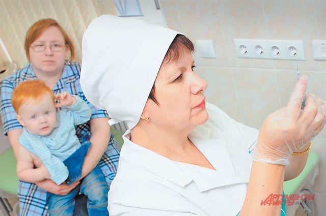 Сейчас в больнице проходит вакцинация детского населения