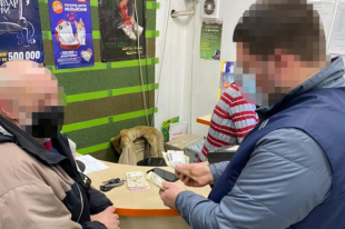В Закарпатской области на взятке задержали инспектора таможенного поста