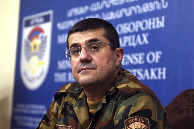 Глава Карабаха Арутюнян предложил помощь в преодолении кризиса в Армении