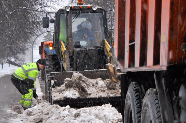 Губернатор Миронов: дорожные службы не справляются с уборкой в Ярославле