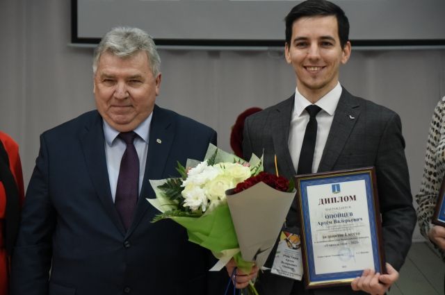 В Ульяновске наградили победителей конкурса «Учитель года – 2021»