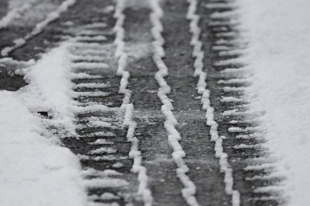 В Татарстане гаишники спасли замерзавшего на трассе водителя