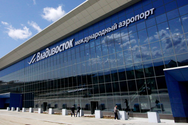 Дипломаты, пересекшие границу с КНДР на дрезине, вылетели из Владивостока