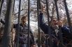 Сторонники и противники премьер-министра Армении Никола Пашиняна спорят во время митинга в Ереване.