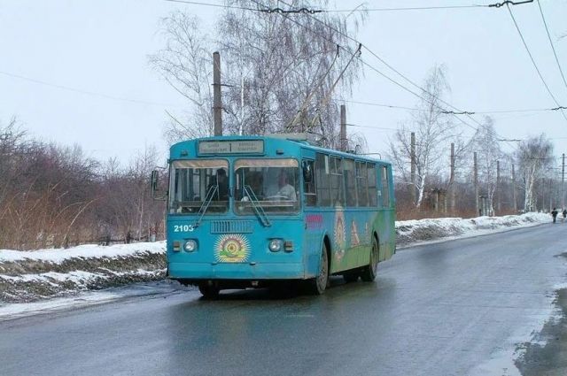 В Рязани припаркованный грузовик ограничил движение транспорта