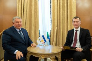 Михаил Дегтярев провел в Москве рабочую встречу с Игорем Сечиным.