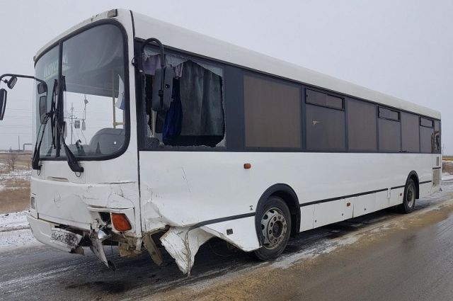 Появились фото смертельной аварии с автобусом в Волгоградской области