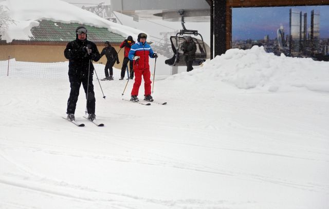 Младший сын Лукашенко прокатился с отцом и Путиным в Сочи на лыжах