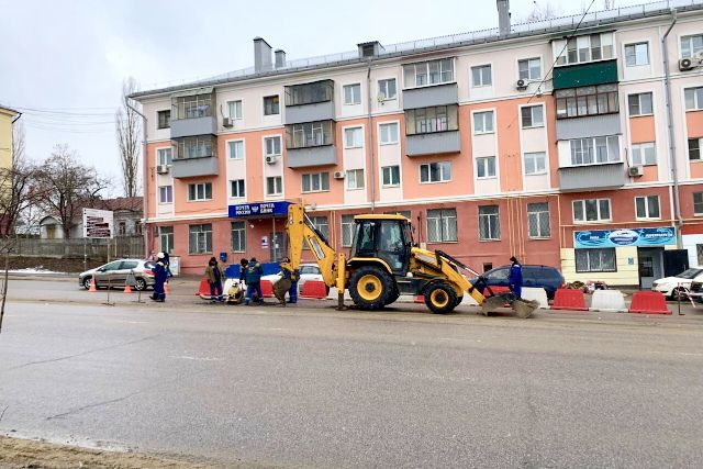 В Липецке ликвидируют прорыв теплосети на улице Гагарина