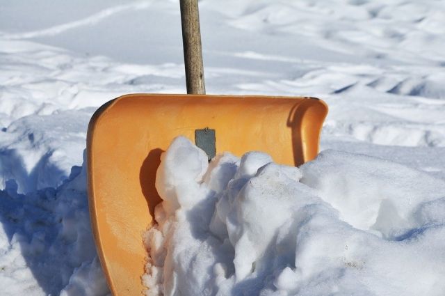 По словам жителей дома № 9, управляющая компания не чистит улицу о снега