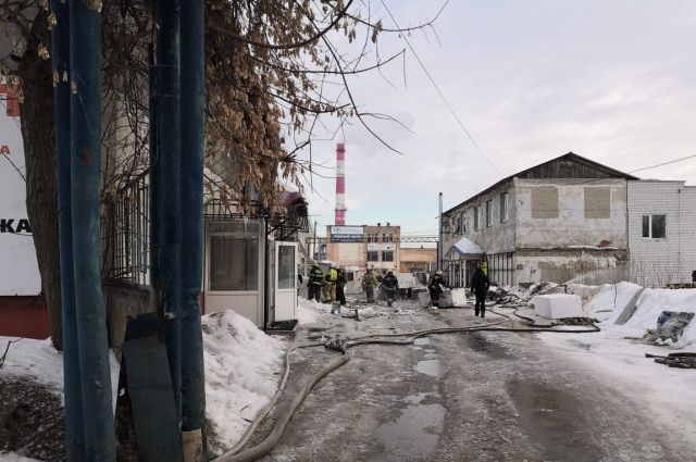 Шесть человек пострадали во время пожара в пекарне на ул. Калинина в Пензе