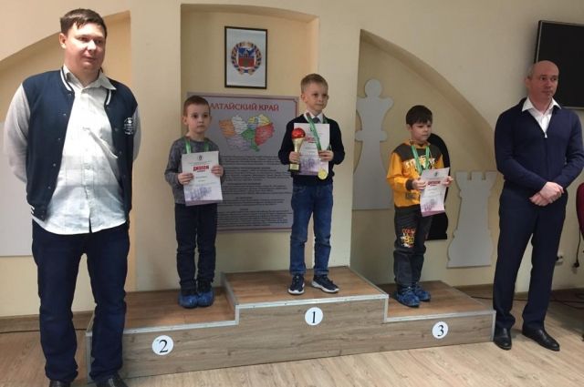 Юный «Наследник Ползунова» одержал победу на первенстве края по шахматам