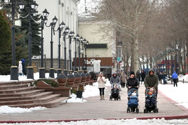 Власти Крыма ослабили введенные из-за коронавируса ограничения
