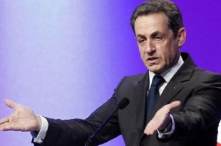 Экс-президента Франции Саркози приговорили к трем годам тюрьмы
