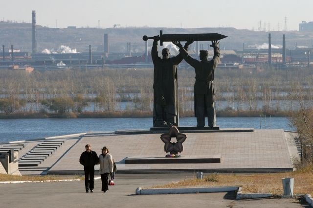 УФАС проверит рекламу магазина с изображением памятника в Магнитогорске