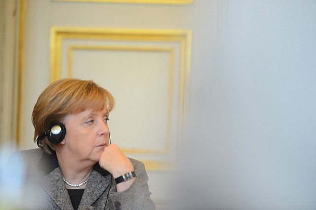 Меркель собирается пройти антиковидную вакцинацию в порядке общей очереди