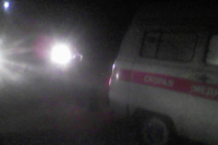 В кювет стащило автомобиль скорой помощи на дороге в Оренбуржье.