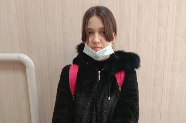 Пропавшая в Омске 14-летняя школьница оставила дома записку