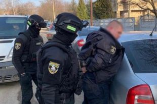 В Каменском полицейский ежемесячно требовал «дань» у бизнеса