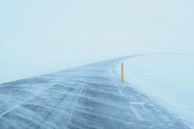 В Омской области из-за плохой видимости закрыли дороги в Казахстан