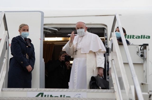 Папа Римский впервые прибыл с визитом в Ирак