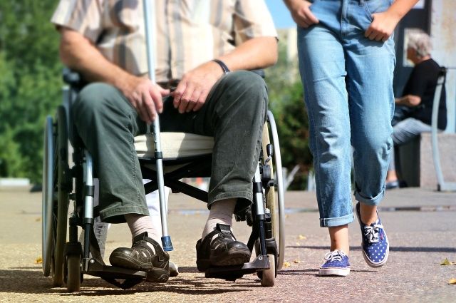 Инвалиду-колясочнику предоставили квартиру в Пскове