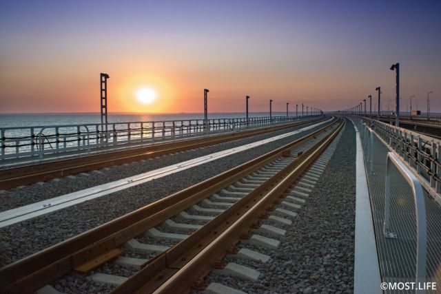 Пригородные поезда через Крымский мост за год перевезли 65 тыс. человек