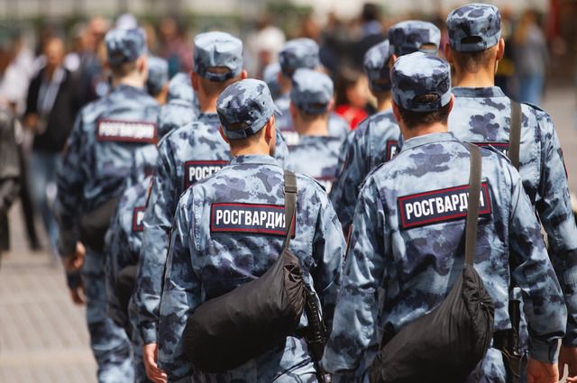 В метро Петербурга задержали рецидивиста в форме бойца Росгвардии