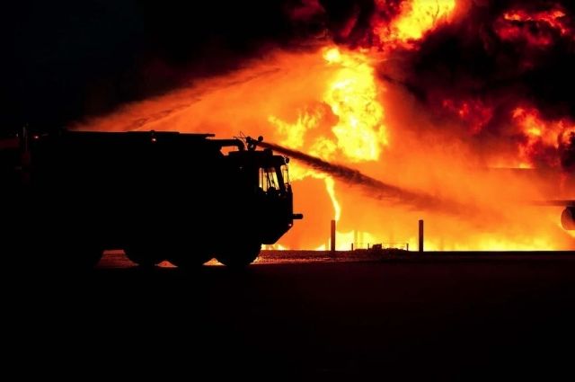 Во время пожара на стоянке в Туле сгорели 13 авто – ТАСС