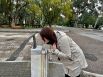 Питьевой фонтанчик на площади в Сухуме.