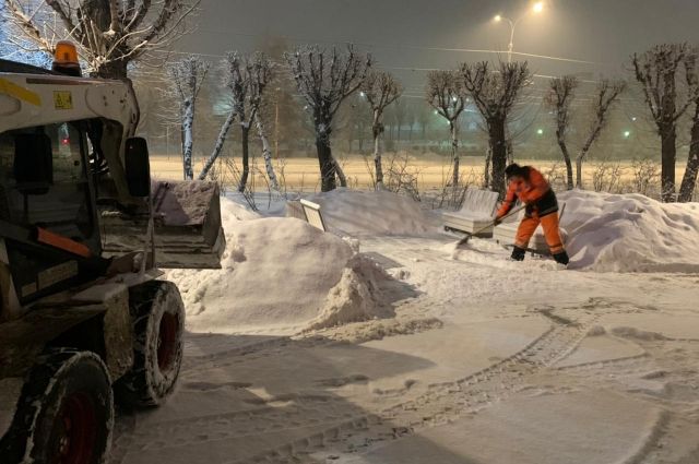 Губернатор Травников поручил усилить работу по уборке снега в Новосибирске