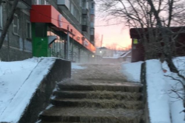 Коммунальная авария в Первоуральске оставила без воды сотни горожан